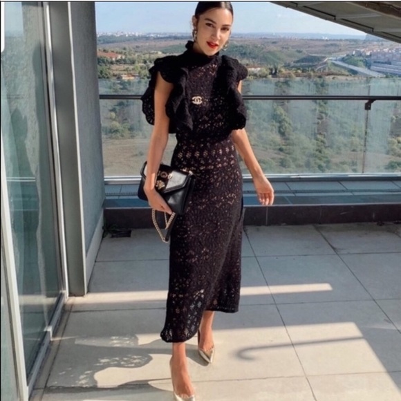 Zara textured ruffle dress - Picture 2 of 7